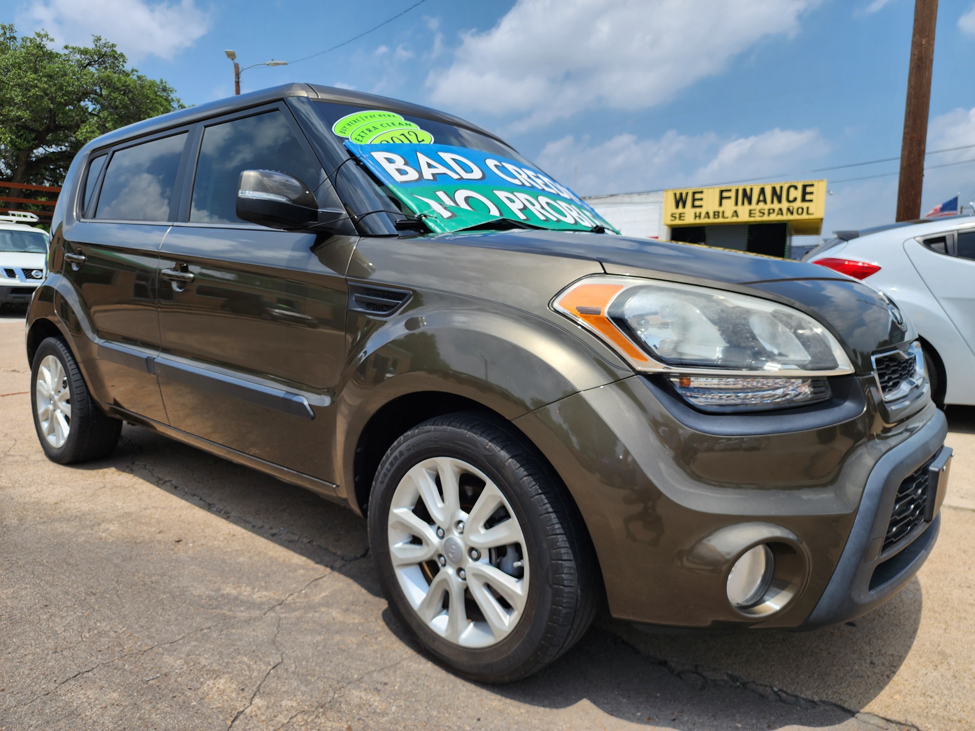 2012 BROWN Kia Soul ! (KNDJT2A67C7) with an 2.0L L4 DOHC 16V engine, AUTO transmission, located at 2660 S.Garland Avenue, Garland, TX, 75041, (469) 298-3118, 32.885551, -96.655602 - Welcome to DallasAutos4Less, one of the Premier BUY HERE PAY HERE Dealers in the North Dallas Area. We specialize in financing to people with NO CREDIT or BAD CREDIT. We need proof of income, proof of residence, and a ID. Come buy your new car from us today!! This is a very well cared for 201 - Photo #1